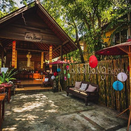 Joy'S House & Tour Bed & Breakfast Чиангмай Екстериор снимка