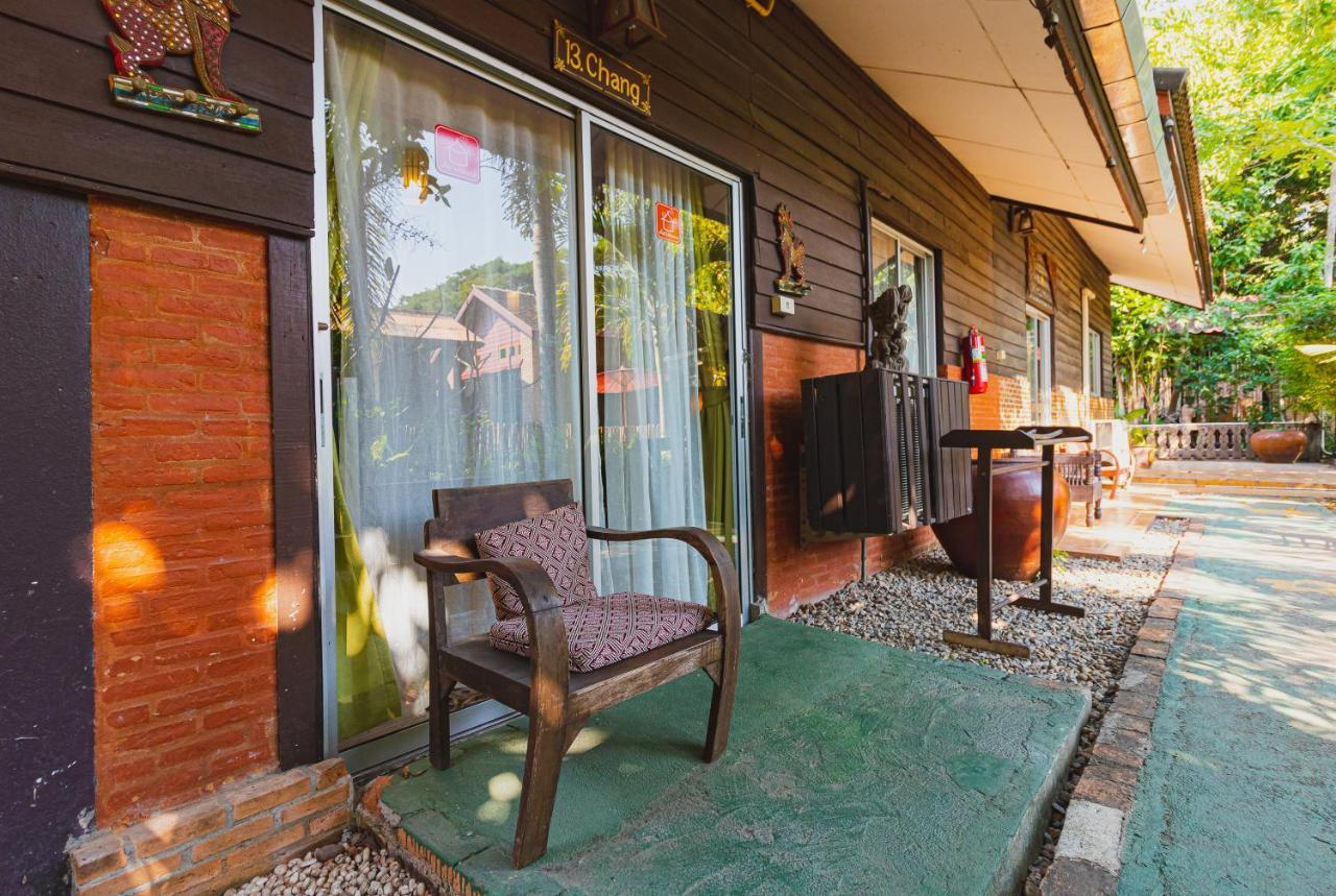 Joy'S House & Tour Bed & Breakfast Чиангмай Екстериор снимка