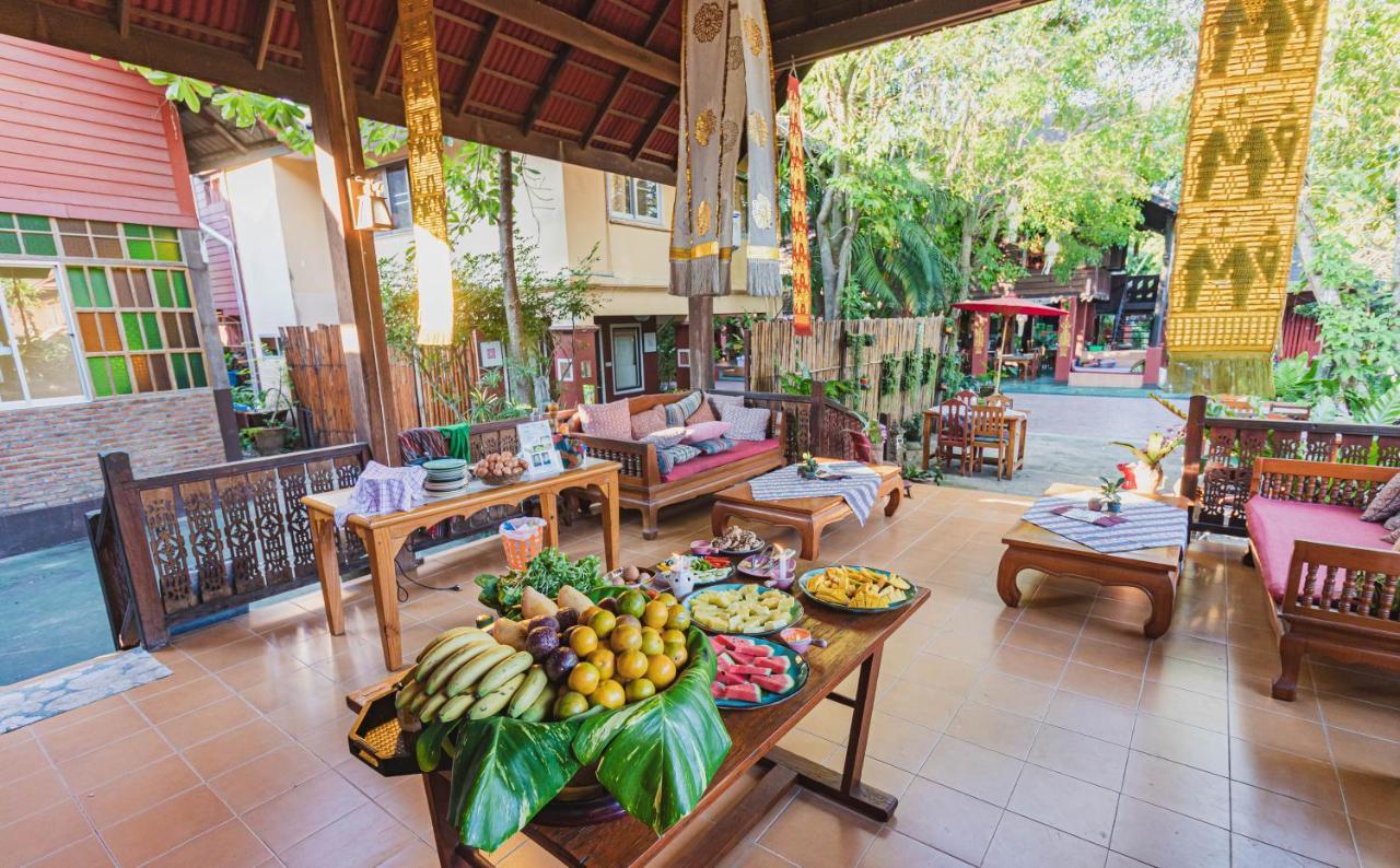 Joy'S House & Tour Bed & Breakfast Чиангмай Екстериор снимка