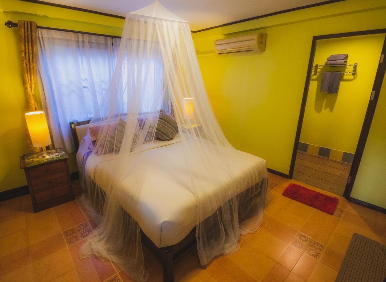 Joy'S House & Tour Bed & Breakfast Чиангмай Екстериор снимка