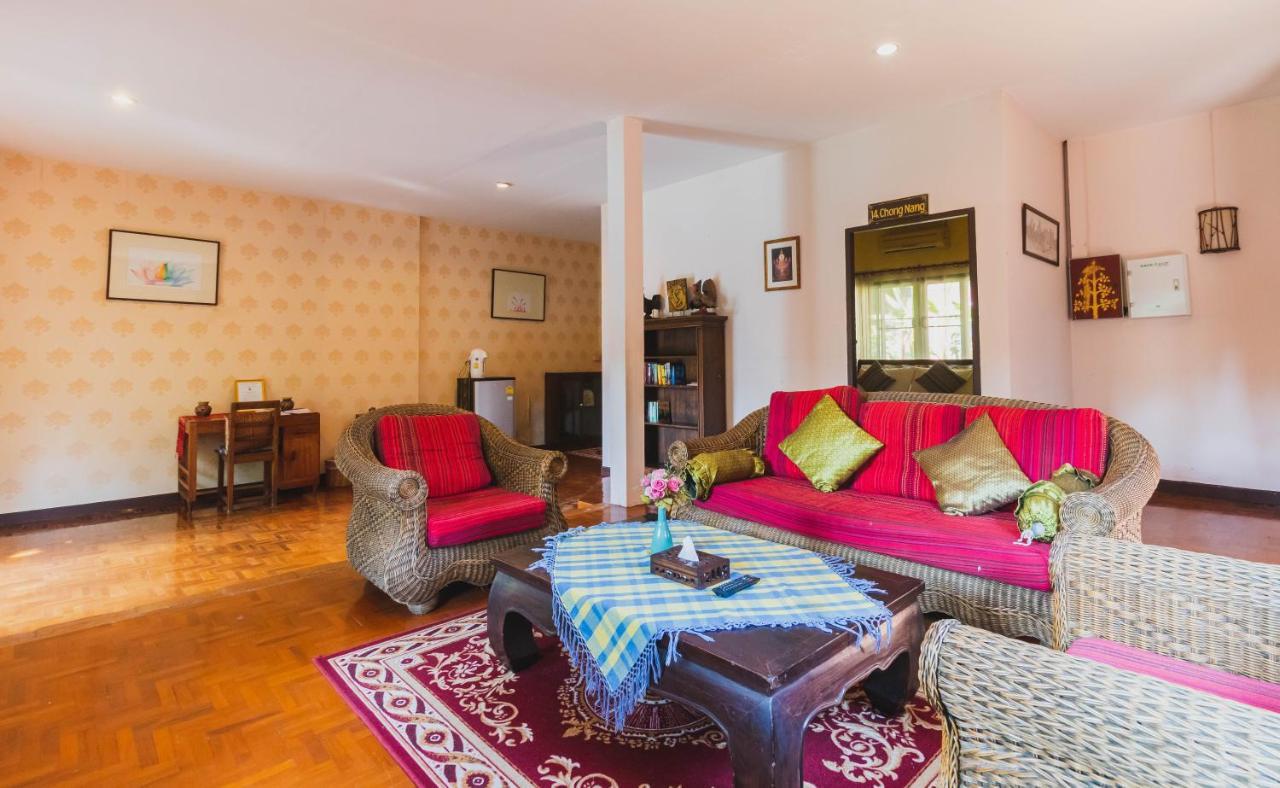 Joy'S House & Tour Bed & Breakfast Чиангмай Екстериор снимка