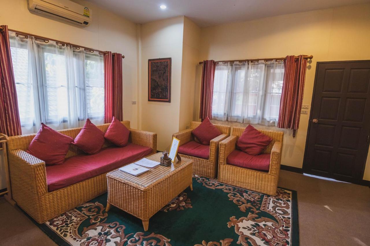 Joy'S House & Tour Bed & Breakfast Чиангмай Екстериор снимка