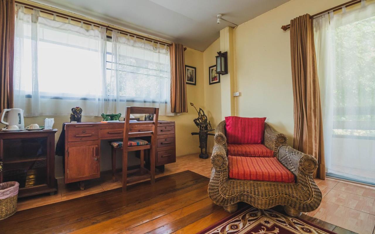 Joy'S House & Tour Bed & Breakfast Чиангмай Екстериор снимка